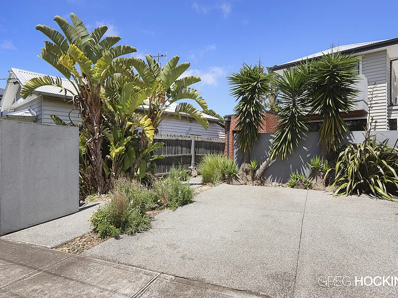 Stylish Townhouse not to be missed.