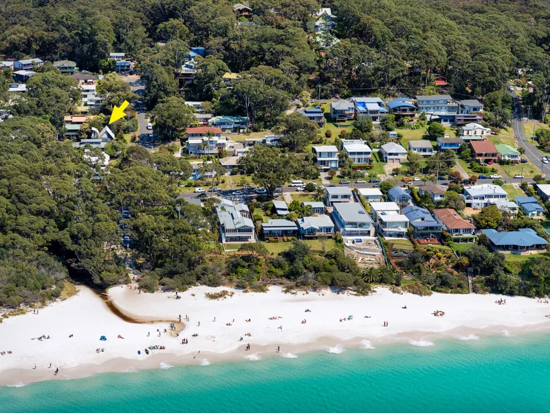 Beach House with holiday income and development potential - only 100m from Hyams Beach!
