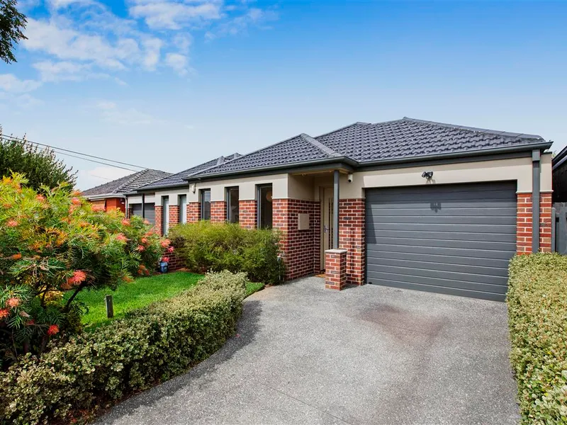 3 Bedroom, 2 Bathroom Superior, Single-Level Townhouse!