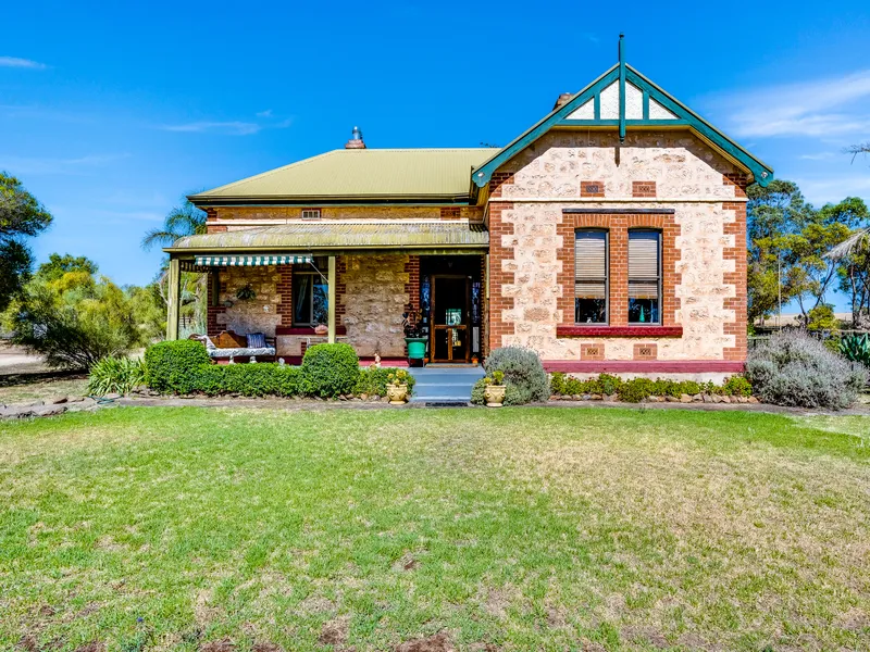 'Brooklands' A restored c1911 homestead on 66 acres for farming, weddings, anything…