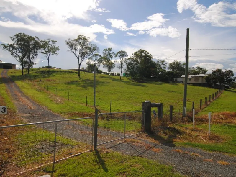 1.10Ha BLOCK IN MT LARCOM TOWNSHIP