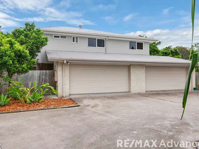 Modern townhouse, walk to the water!