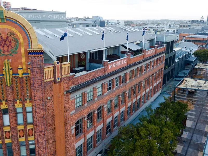 2 BEDROOMS LUXURY APARTMENT IN THE ICONIC MCWHIRTERS BUILDING