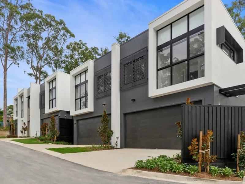 RARE ARCHITECTURALLY DESIGNED TOWNHOUSE!!