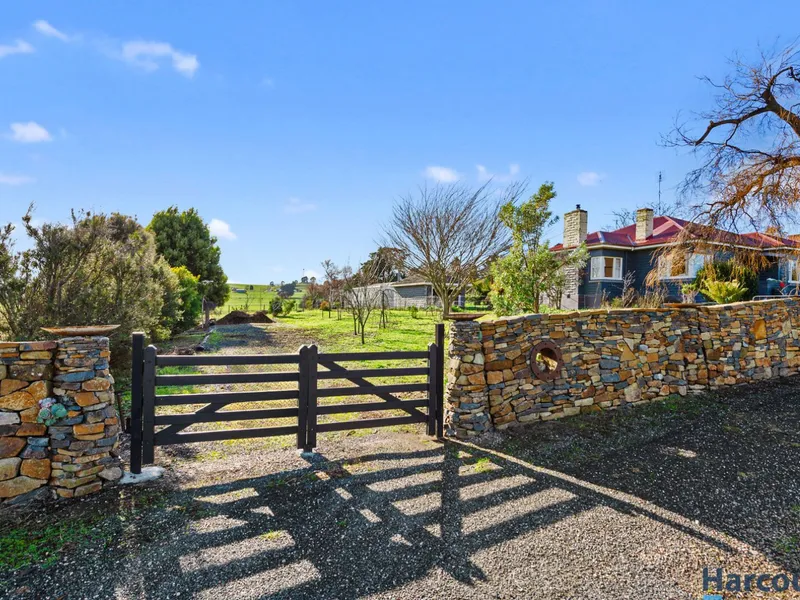 Magnificent Mountain and Rural Views!