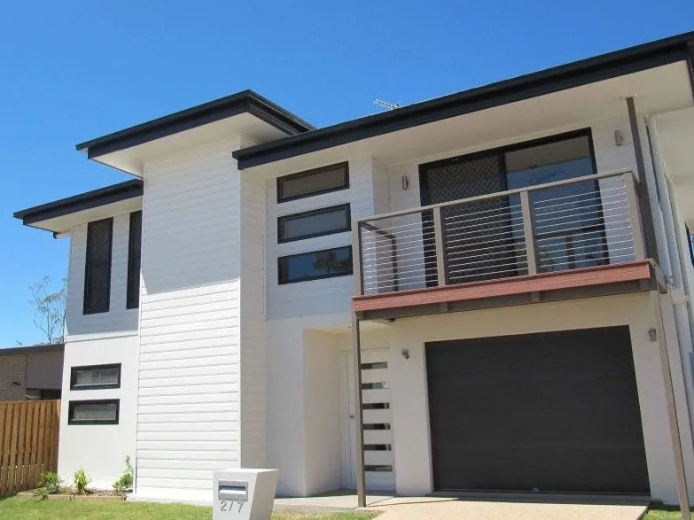 MODERN 3 BEDROOM - CLOSE TO PARKS