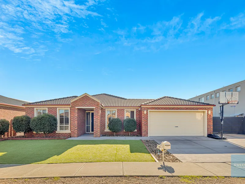 For private inspections please contact catie@sweeneyea.com.au.