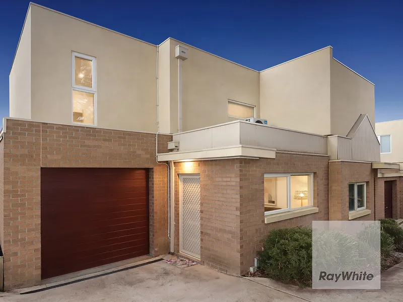 WELCOME TO THE VILLAGE !