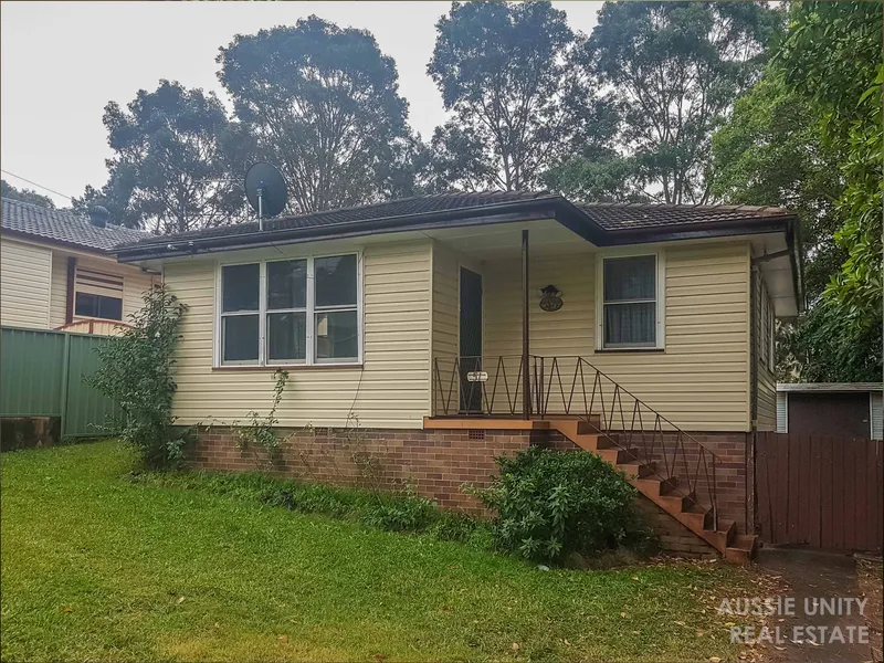 SWEET LITTLE HOME WITH LEAFY OUTLOOK