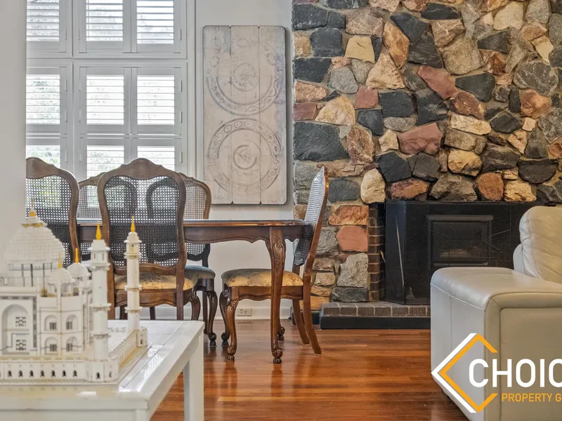 A Home Amongst the Gum Trees - Prestigious Elevated Cottage