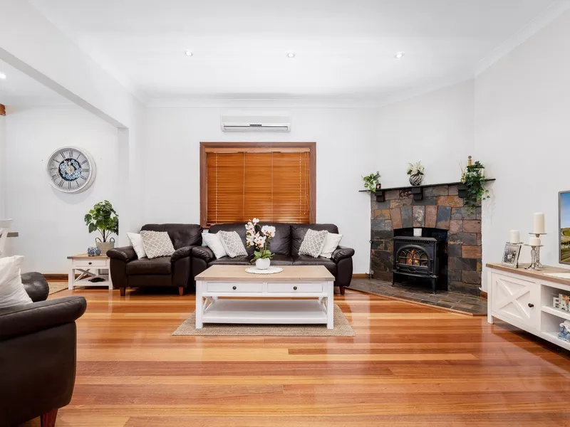 Beachside lifestyle in tranquil address