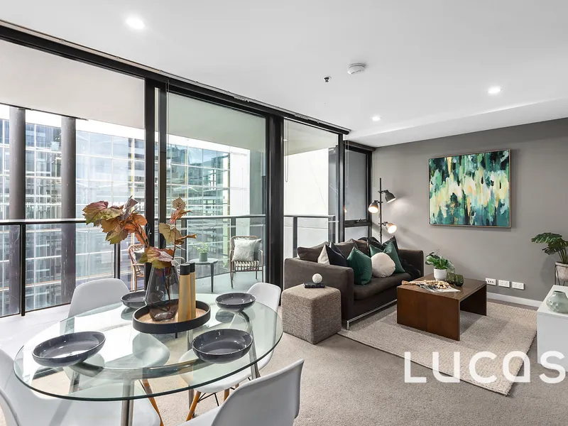 Living? Investing? This modern Bourke Street haven will impress!