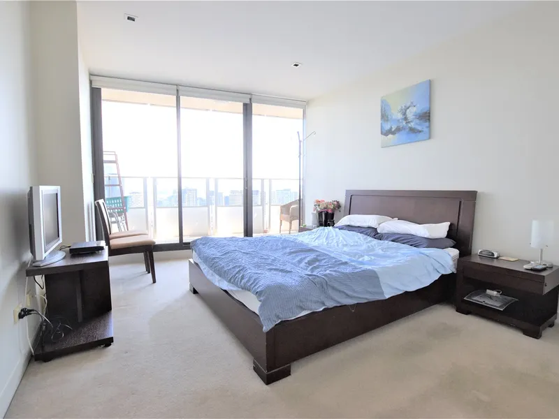 Victoria Point: Stunning One Bedroom Studio!