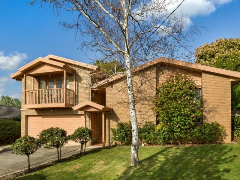 Large Family Home Near Doncaster Secondary College For Rent