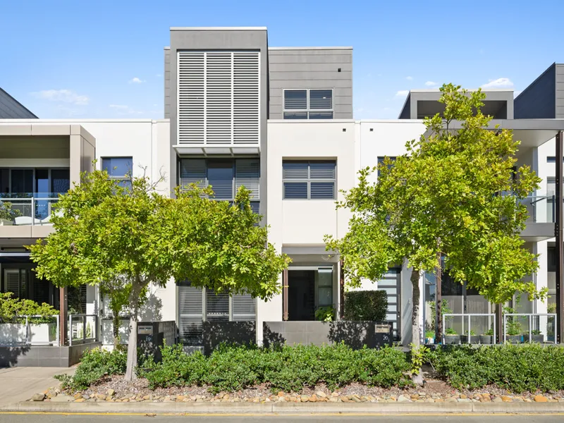 Seaside Elegance Unveiled: A Unique Haven in Paradise Point's Salacia Waters Precinct