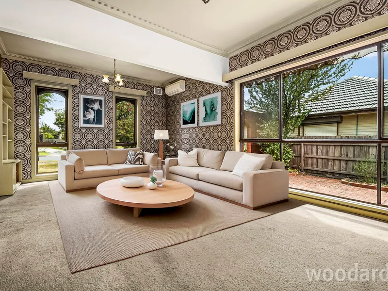 Parklands all around & it all within a walk!