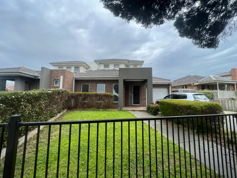 Spacious 3-Bedroom Townhouse
