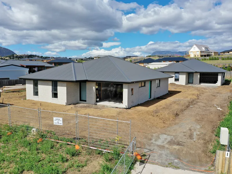 UNDER OFFER - Near Completion - Spacious Villa Units