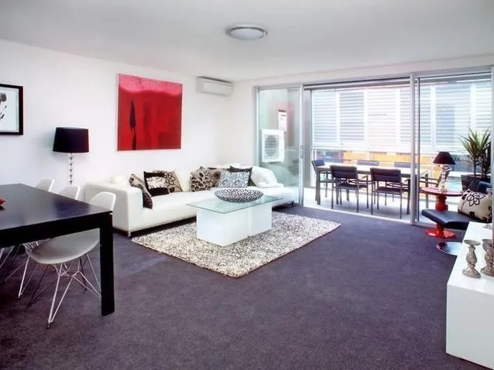 Spacious and Bright three bedroom split level apartment