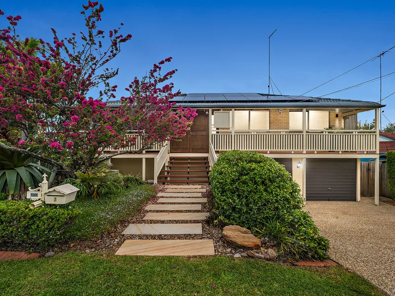 Timeless Elegance: Classic Queenslander Home with Modern Comforts & Dual Living Potential