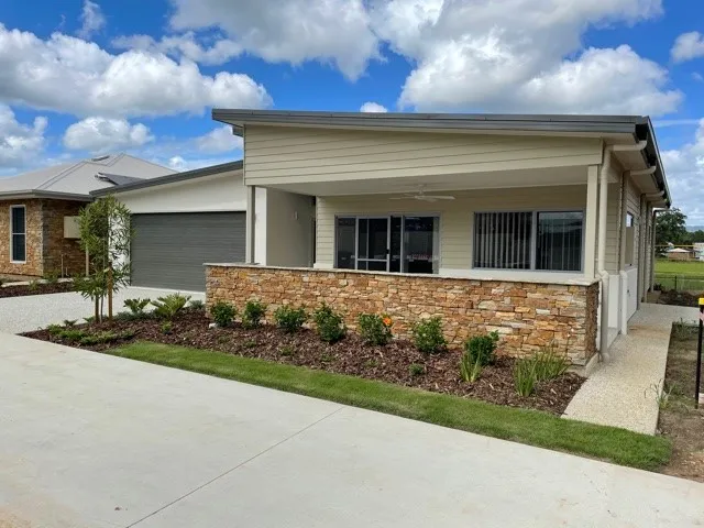 BOUTIQUE OVER 50'S LIFESTYLE COMMUNITY