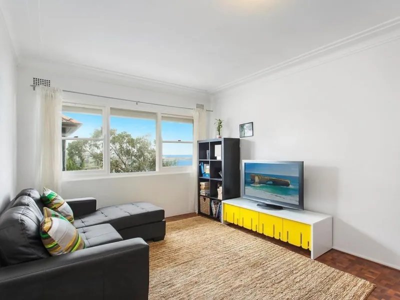 North Facing Beachside Apartment with Ocean Views