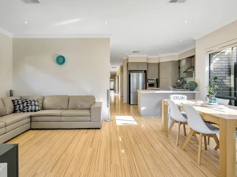 Comfy and cosy courtyard home!