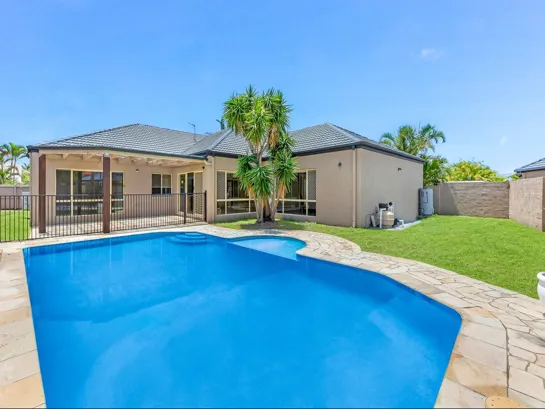 ROBINA ISLAND