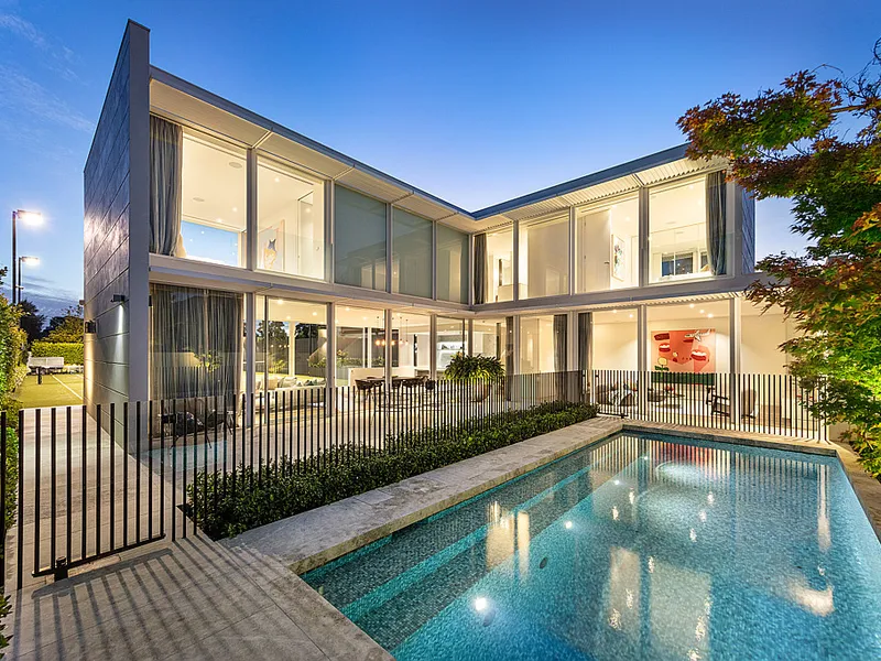 MODERN DAY MASTERPIECE ON COSHAM