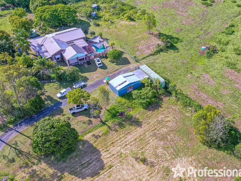 Live the dream - over 18acres