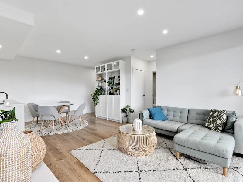 FIVE STAR LIVING AT SAGE BABY!!