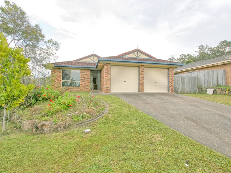 Well Presented Home In Stretton State College Catchment
