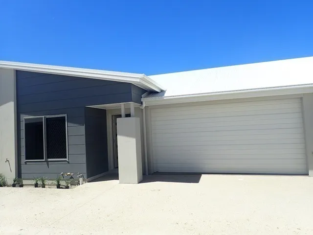 PRIVATE & SECURE UNIT IN OORALEA