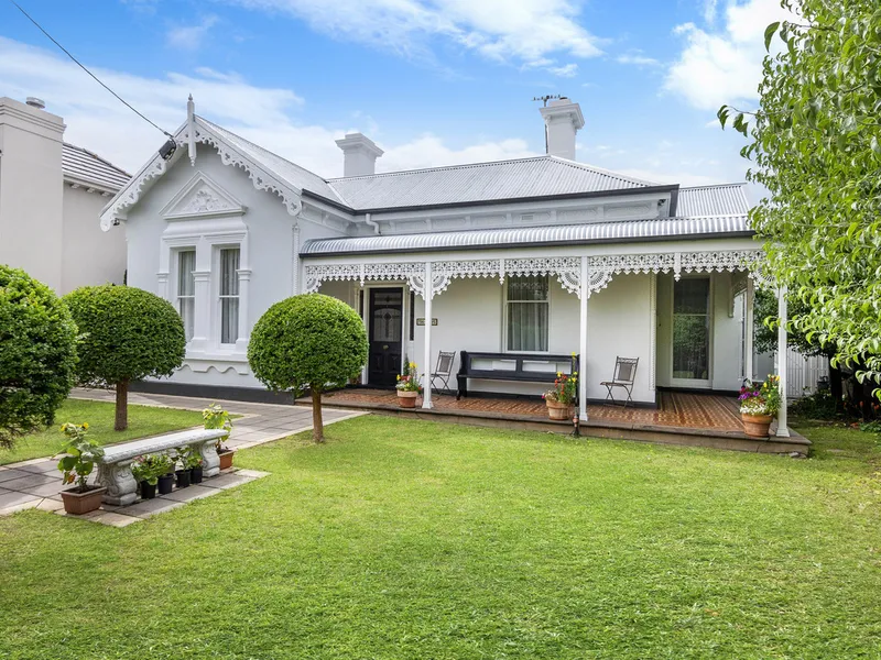 Elegant Victorian Brilliantly Renovated