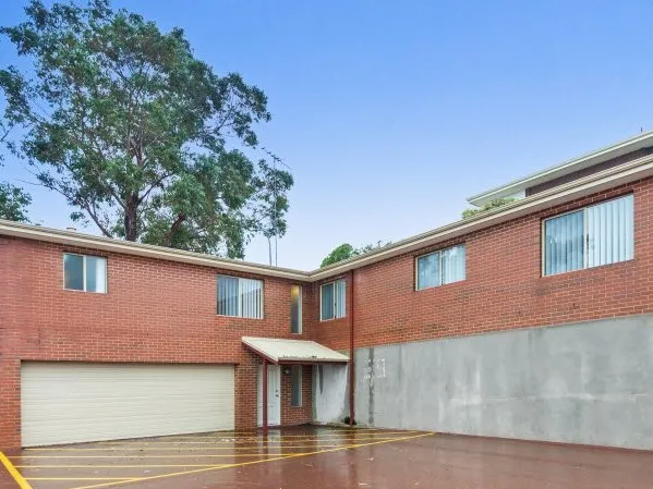 CONVENIENT, EASY CARE 3 X 2 HOUSE LOCATED AT THE BACK OF THE STARGATE SHOPPING CENTER