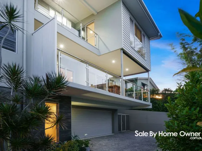 Large Executive Town Home with Cinema