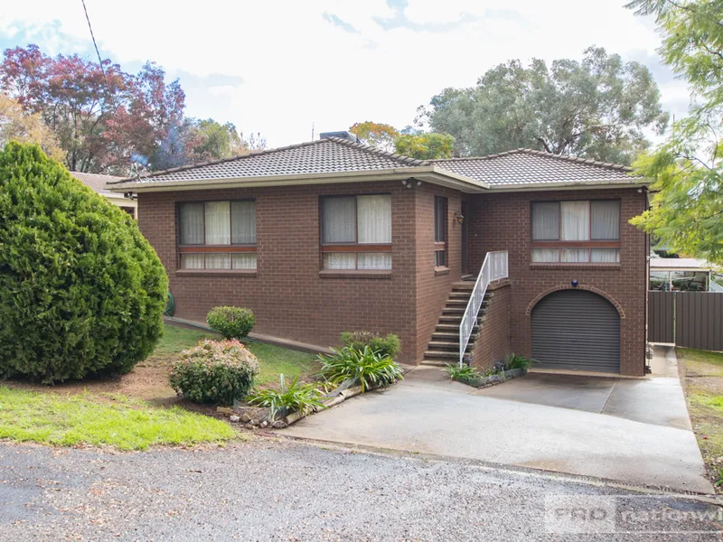 THREE BEDROOM HOME WITH SPECTACULAR VIEWS