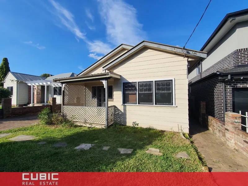 Family home in a peaceful park side cul-de-sac