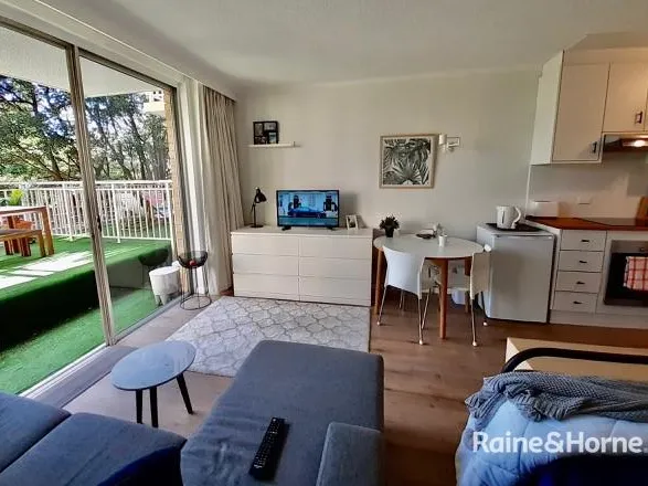 Serene, Spacious, Light Filled Apartment with 