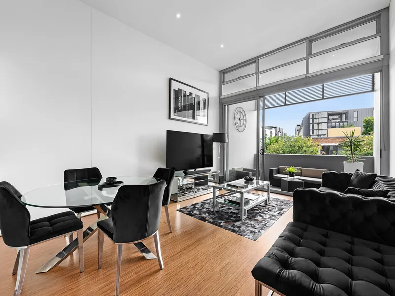 Luxury Split Level Apartment with Prime North Facing Aspect