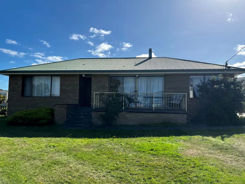 GREAT FAMILY HOME IN THE HEART OF DUNALLEY