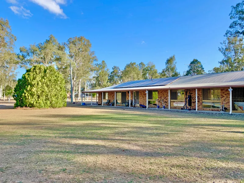 SUIT TRUCKS - EXTENDED FAMILY - Bris Valley Hwy Frontage - 4+ ACRES
