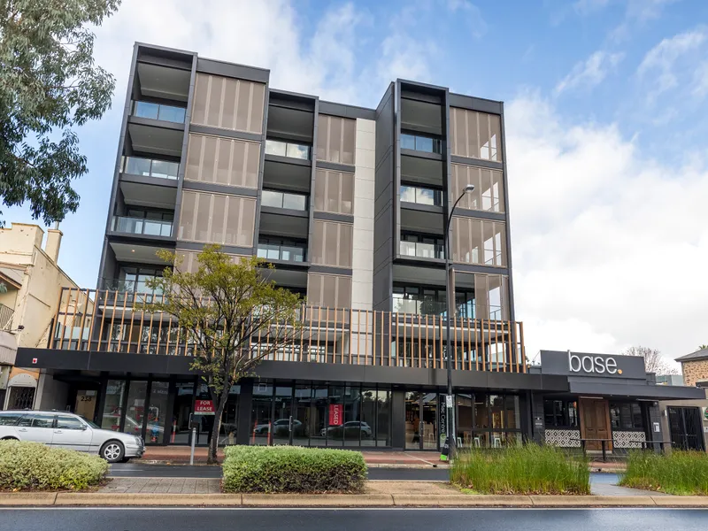 Brand New Bath Apartment with Beautiful Views Over the Adelaide Hills and Eastern Suburbs!