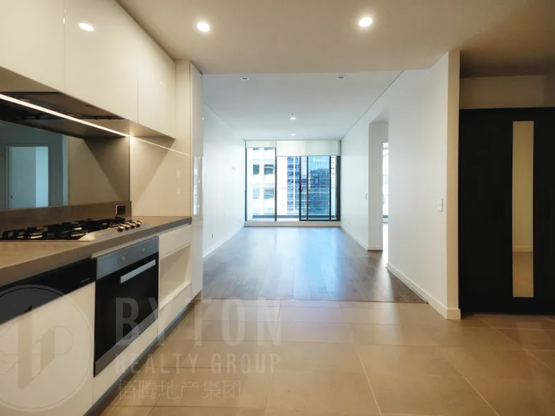 RARE OPPORTUNITY!! One-Bedroom + oversize Study +Ridiculously Large Storage Case Apartment in North Sydney For SALE!