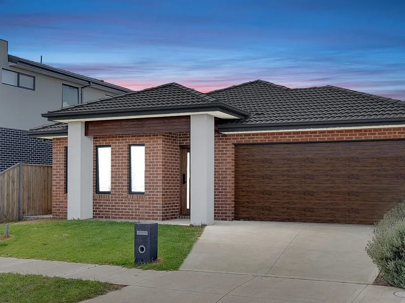 20 JULIETE STREET, STRATHTULLOH !!