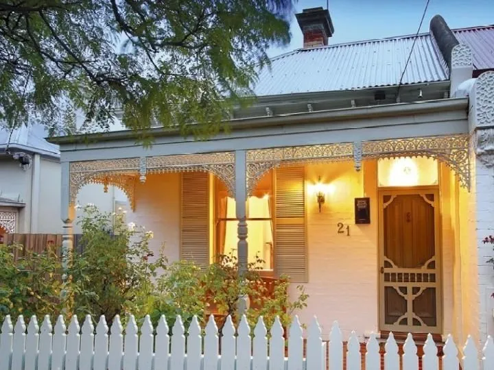 Spacious home with study area in quiet, central location