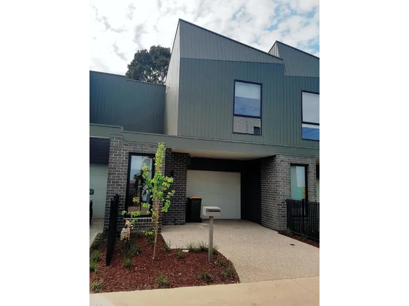 BRAND NEW TOWNHOUSE FOR SALE IN WILLIAMSTOWN NORTH