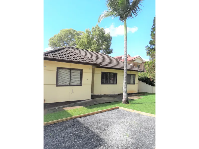 3 BEDROOM HOUSE CLOSE TO TRAIN STATION