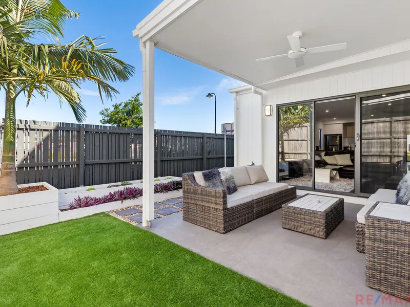 QUALITY TOWNHOUSE IN PERFECT LOCATION!