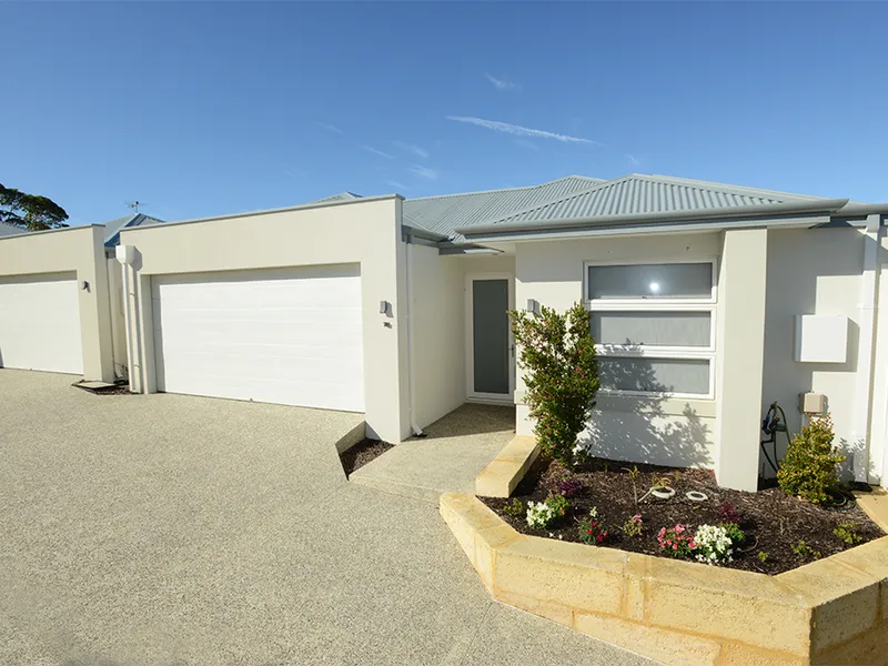 MODERN STRATA HOME IN GREAT PRIVATE POSITION